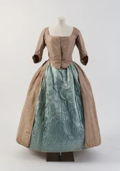 Enagua de seda azul acolchada con diseño de cardo, 1740s